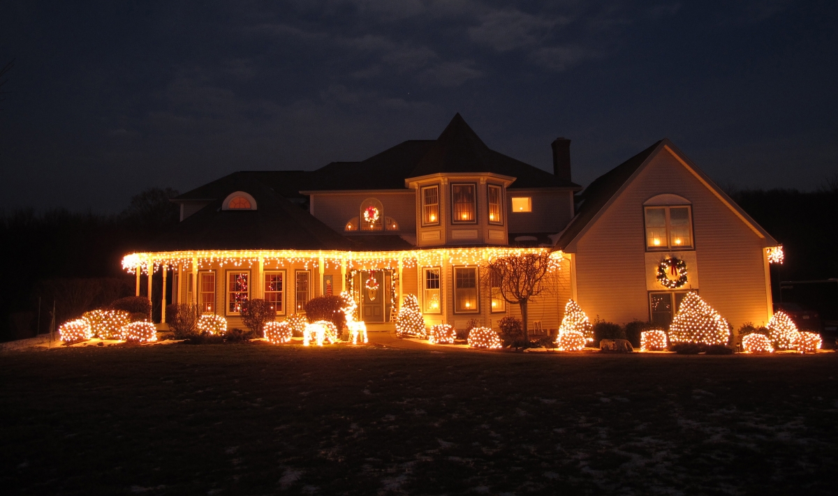 Lake Region Christmas Light Contest 