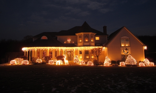 Lake Region Lights Up the Holidays with Inaugural Light Contest
