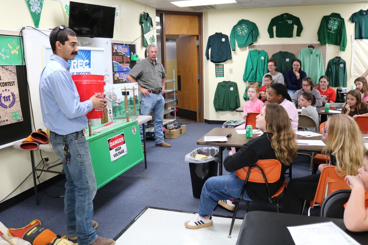 Lake Region Electric Shares Safety Tips with Fort Gibson 4-H Club ⚡️